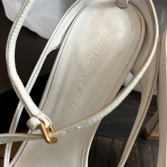 AUTHENTIC Very good condition BOTTEGA VENETA White Nappa Leather heels size 37.5 - Picture 5 of 16